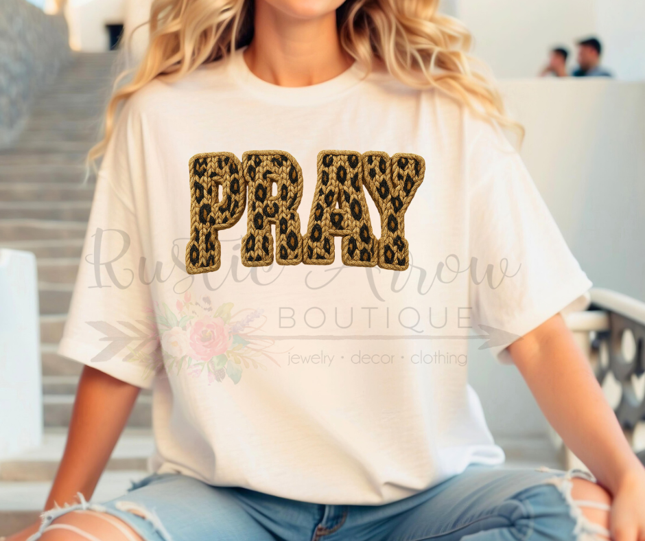 Faux Yarn Leopard Pray