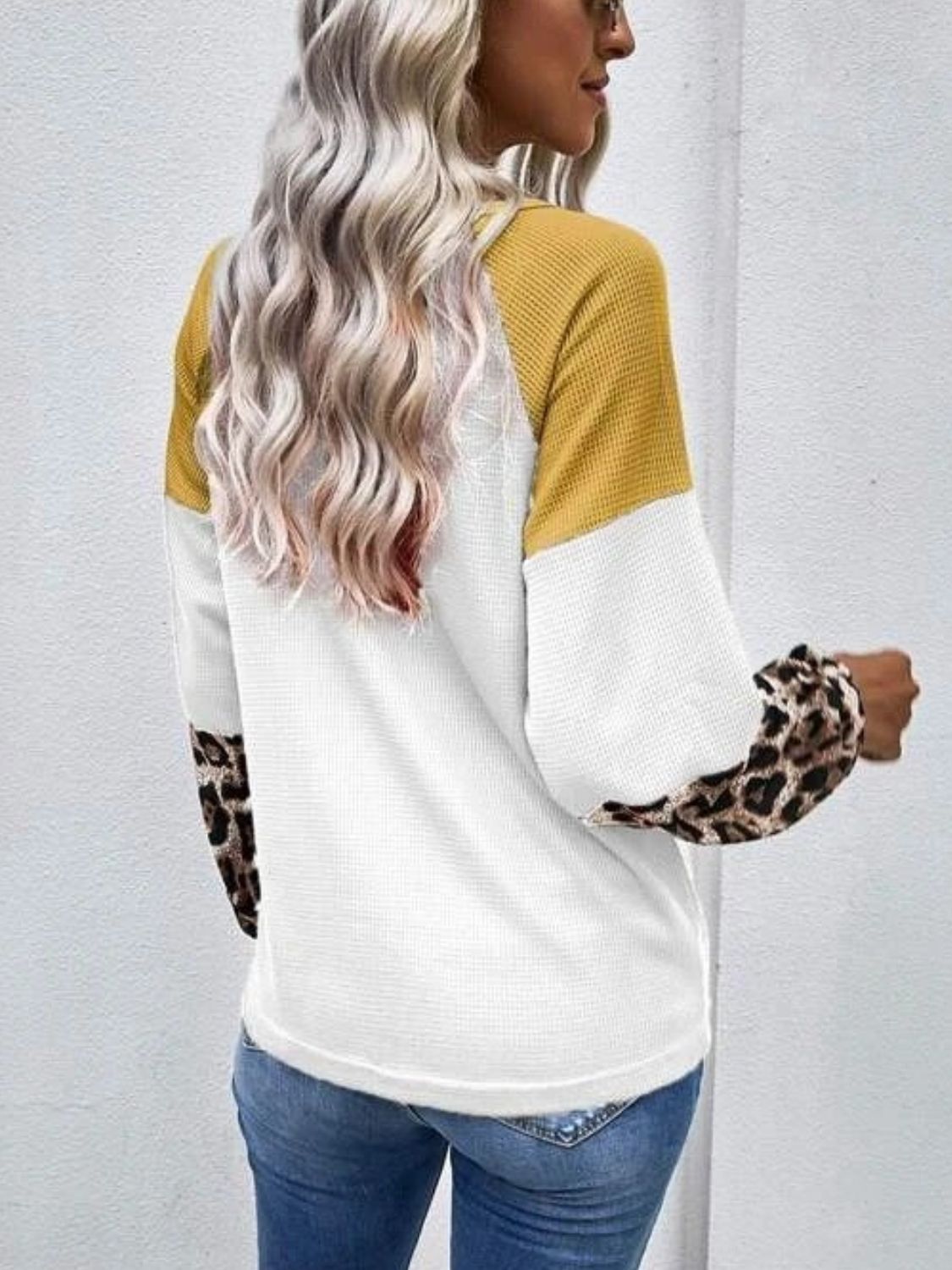 Twisted Color Block Round Neck Long Sleeve T-Shirt