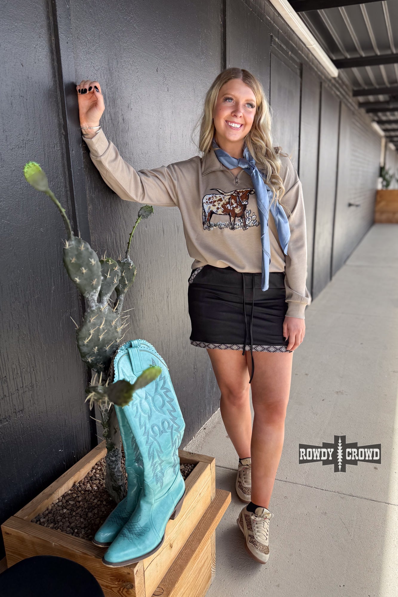 TAN Lomita Longhorn Pullover