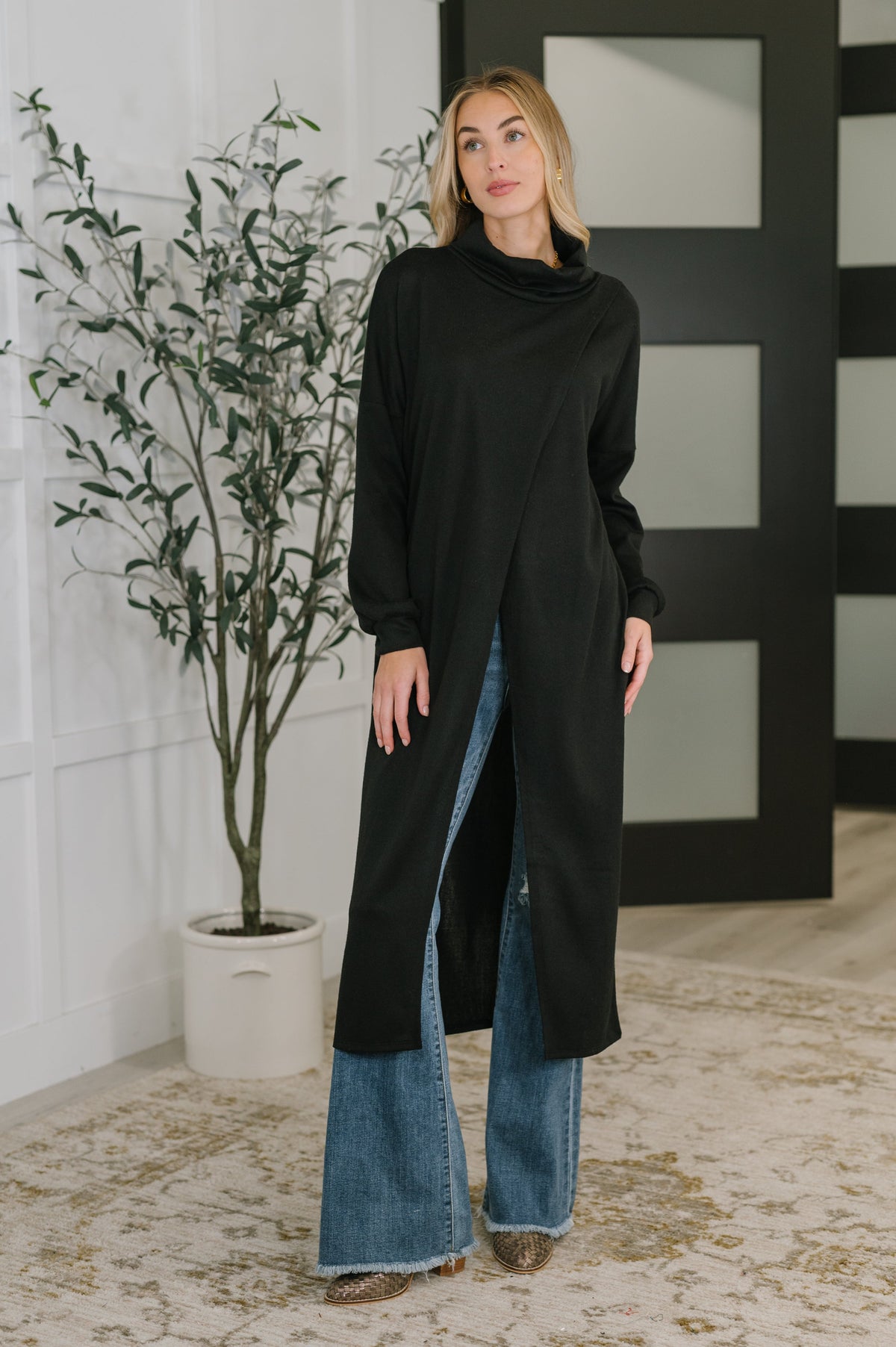 Travel City Scape Turtle Neck Tunic in Black